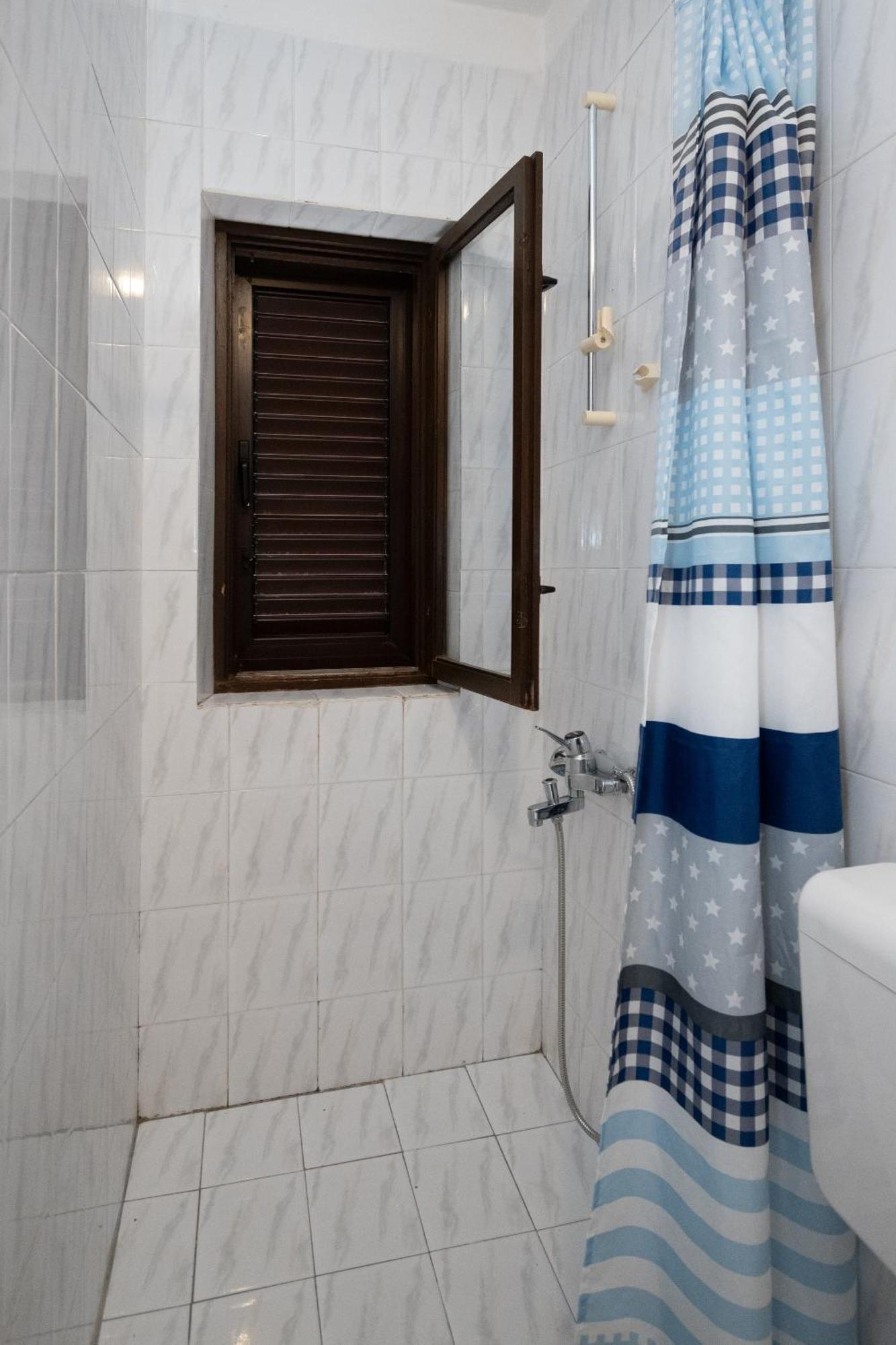 Apartments And Rooms With Parking Space Zubovici, Pag - 16063 Szoba fotó